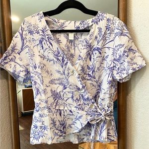 Linen White & Blue Floral Short Sleeve Wrap Blouse size M